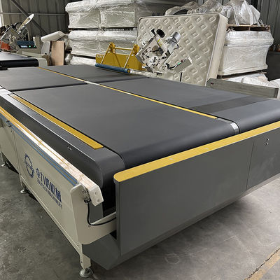 Automatyczne przerzucanie 3,37 kW Skomputeryzowana automatyczna maszyna do cięcia krawędzi materaca o grubości 50-500 mm